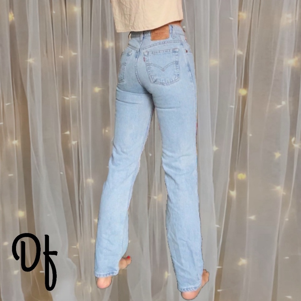 VTG 512 Straight Leg Levi’s Light Blue High-Waist Jeans Size 25 Waist